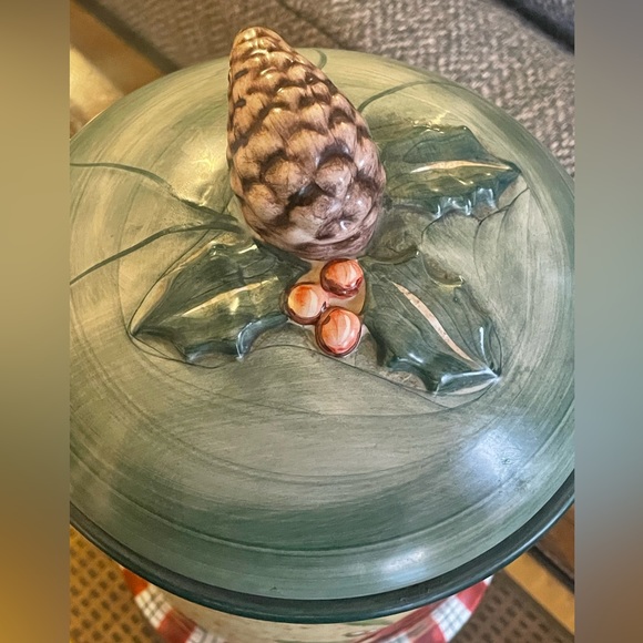 Lenox Winter Greetings cookie jar - Picture 3 of 14